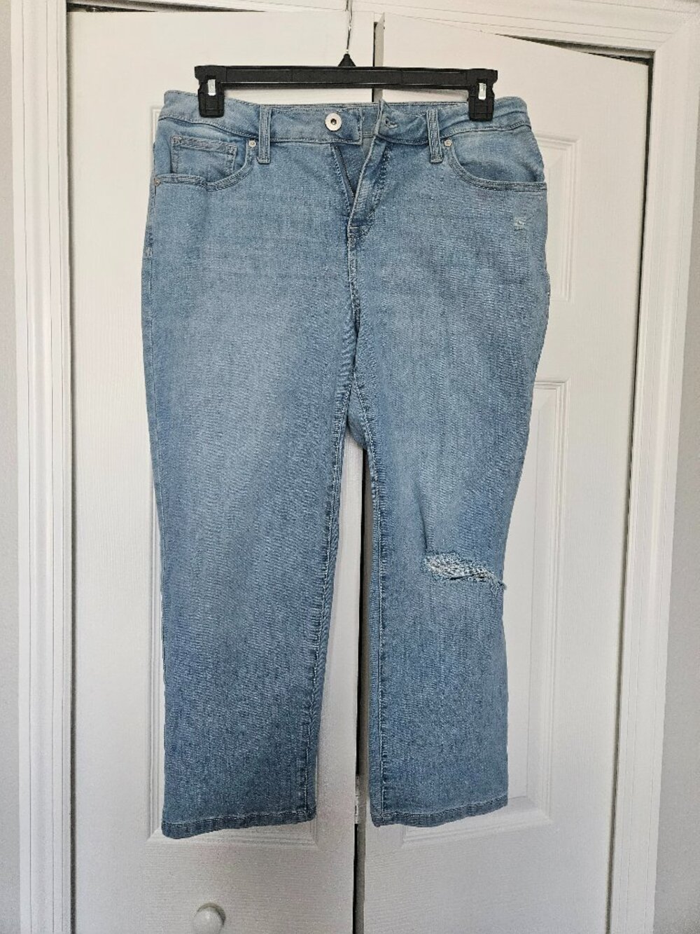 Light Blue Slightly Distressed Capri Jeans for Curves